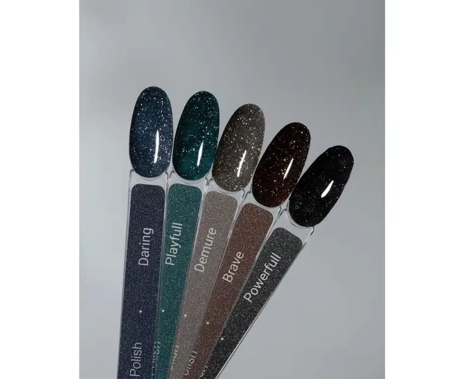 HeyLove, Esmalte Semipermanente Reflectante «Demure», 15ml. QUALITIES colección. - Imagen 4