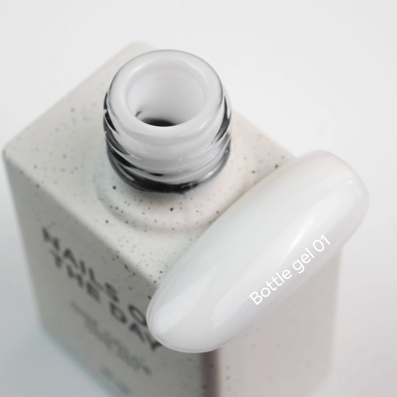 NAILSOFTHEDAY Bottle gel 01 - Imagen 2