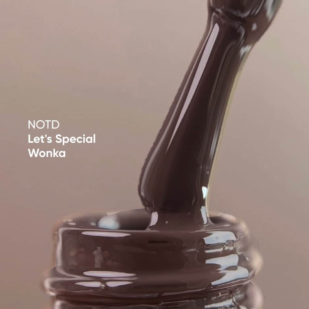 NAILSOFTHEDAY Let’s Special Wonka 045 – Marrón Apagado · 10 ml - Imagen 2