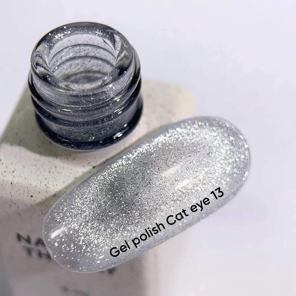 NAILSOFTHEDAY Gel Polish Cat Eye 13 – Ojo de Gato Plateado sobre Base Transparente · 6 ml - Imagen 2